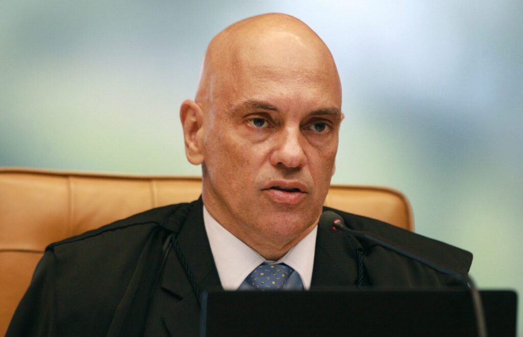 Imagem Ilustrando a Notícia: Moraes prorroga prisão de homem que falou em ‘caçar’ Lula