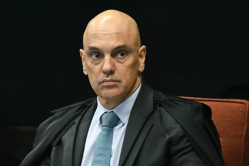 Imagem Ilustrando a Notícia: Moraes acata pedido da PF e manda prender homem que falou em ‘caçar’ Lula