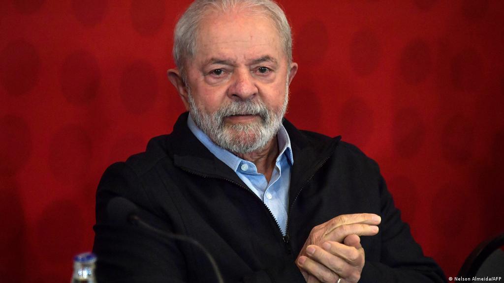 Imagem Ilustrando a Notícia: Lula diz que PEC aprovada no Senado é ‘eleitoral’ e que Bolsonaro ‘quer comprar o povo’