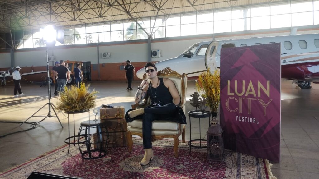 Imagem Ilustrando a Notícia: “Estou esperando fazer o melhor show da minha vida”, afirma Luan Santana sobre o Luan City Festival em Goiânia