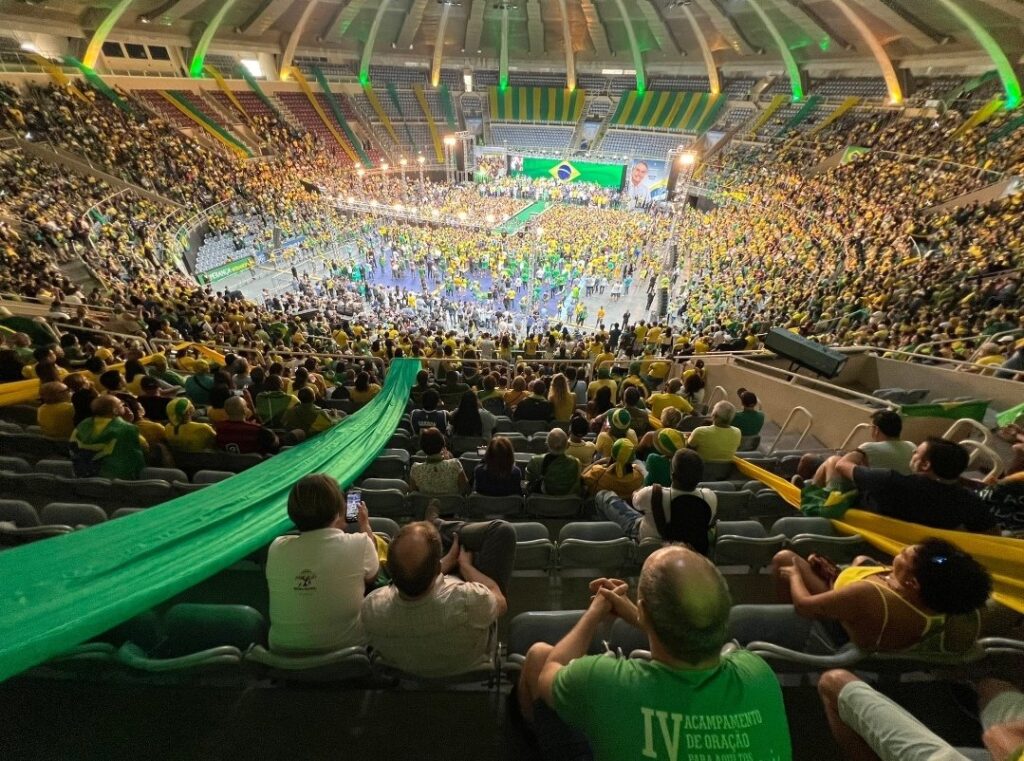 Imagem Ilustrando a Notícia: Oposição contesta ‘lotação’ em convenção de candidatura de Bolsonaro