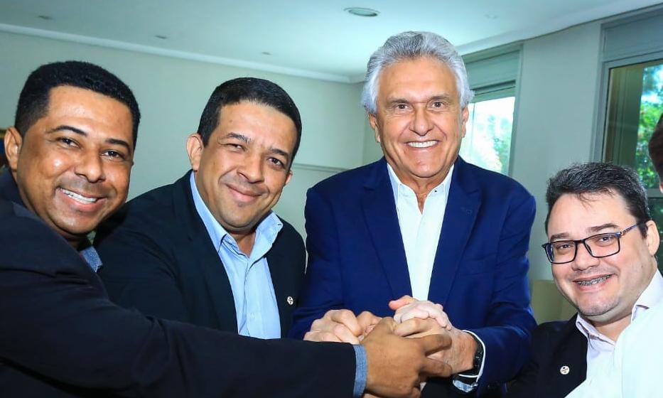 Imagem Ilustrando a Notícia: Pros decide apoiar Ronaldo Caiado para reeleição
