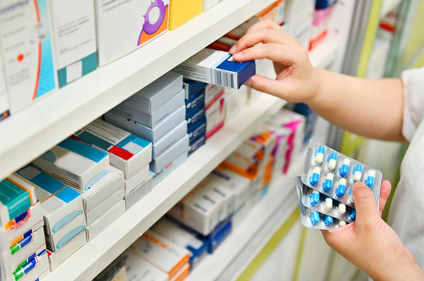 Imagem Ilustrando a Notícia: Comissão da Câmara aprova lei que deduz compra de medicamentos em farmácias do Imposto de Renda
