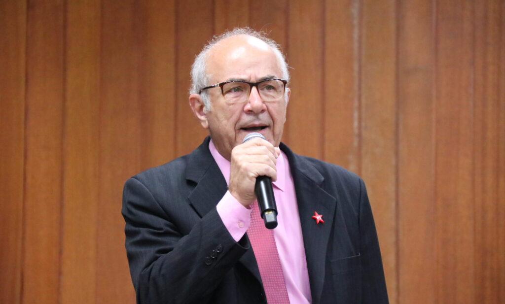 Imagem Ilustrando a Notícia: PT Goiás repudia corte à palavra de Mauro Rubem em sessão da Câmara; “atitude antidemocrática”