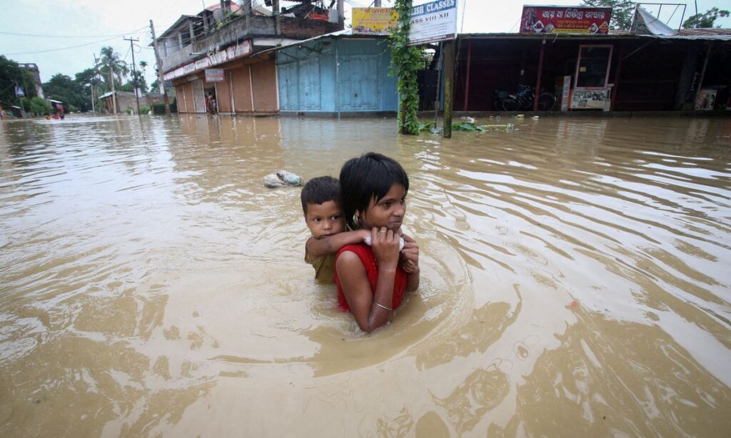 Imagem Ilustrando a Notícia: Enchente na Índia deixa pelo menos 16 mortos