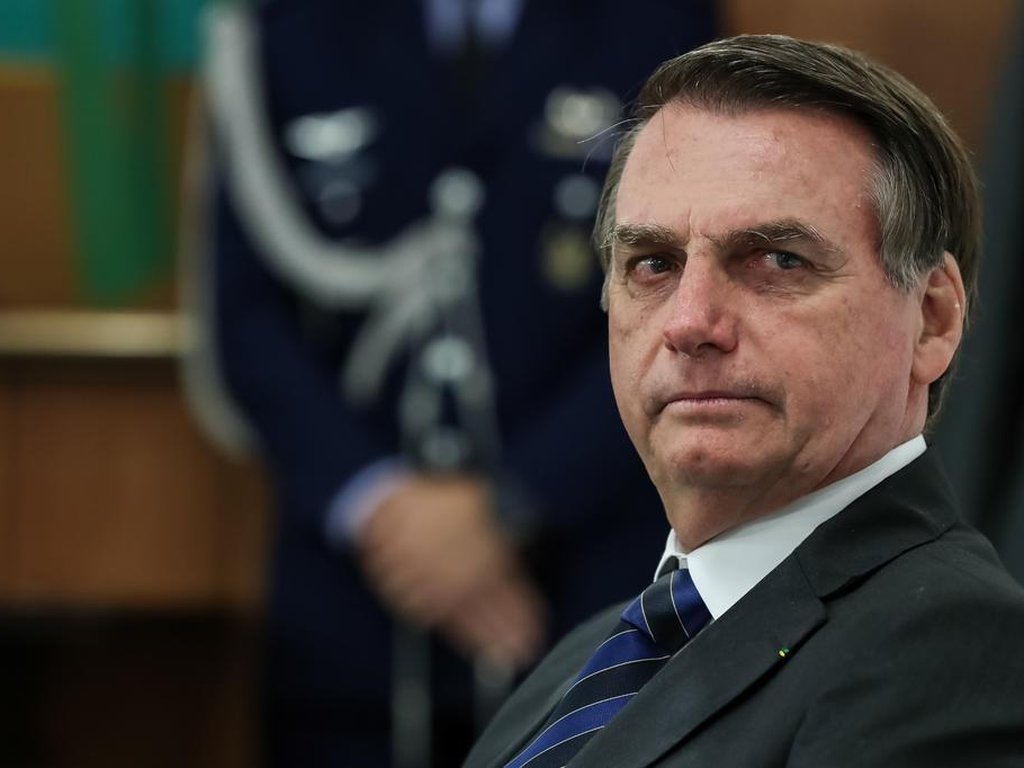 Imagem Ilustrando a Notícia: Bolsonaro afirma que está sendo “ameaçado de cadeia quando deixar o governo”