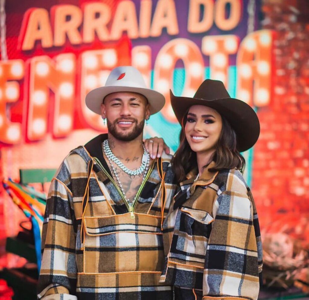 Imagem Ilustrando a Notícia: Bruna Biancardi termina namoro com Neymar após descobrir traição, diz site
