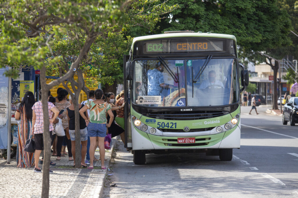 Imagem Ilustrando a Notícia: Tarifa do transporte público se mantém em R$ 4,30 na Grande Goiânia para 2023