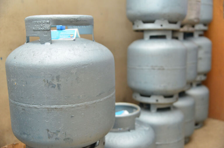 Imagem Ilustrando a Notícia: Fiscalização fecha depósito clandestino de gás em Aparecida