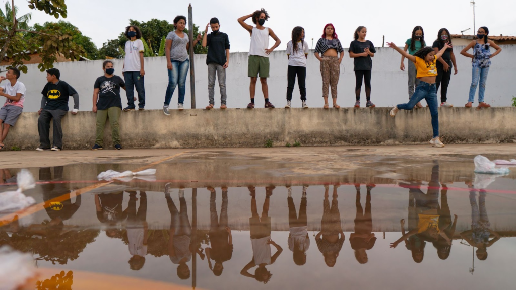 Imagem Ilustrando a Notícia: Vivência Artística “Sou Arte” ganha exposição fotográfica em escola quilombola de Aparecida