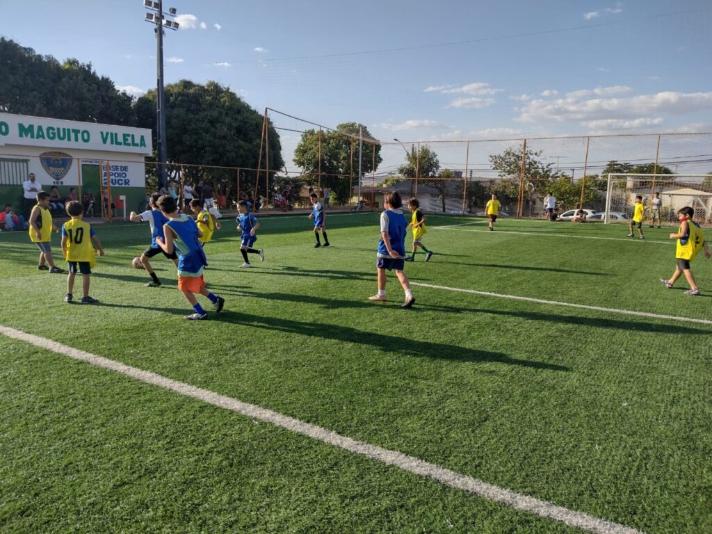 Imagem Ilustrando a Notícia: Prefeitura oferece aulas gratuitas de futebol society, no Conjunto Riviera