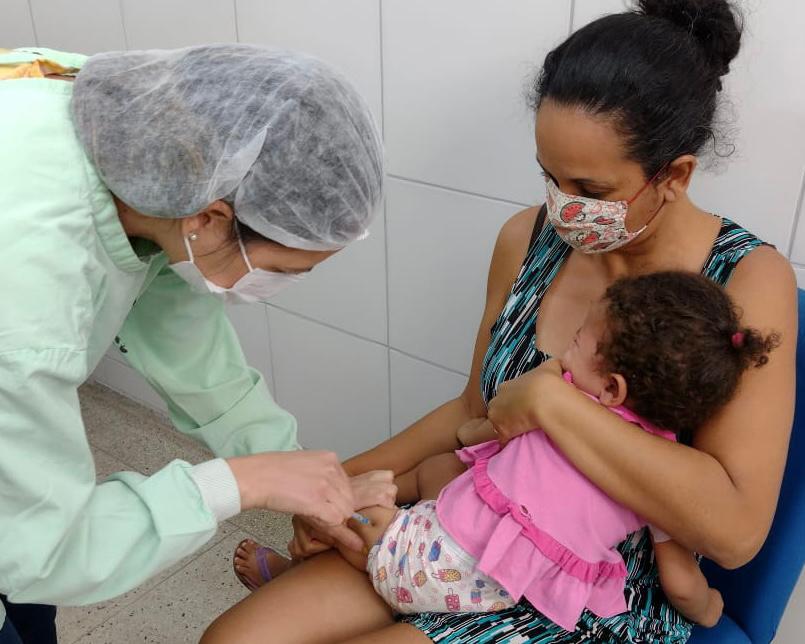 Imagem Ilustrando a Notícia: Dia D de Vacinação: Goiânia aplica 21 mil doses de vacinas contra poliomielite, hepatite B e Influenza