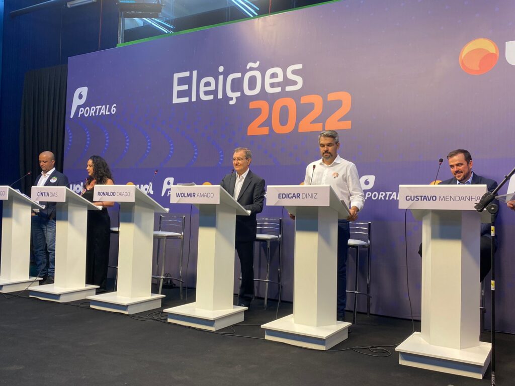 Imagem Ilustrando a Notícia: Sem Caiado, candidatos ao governo de Goiás realizam o primeiro debate