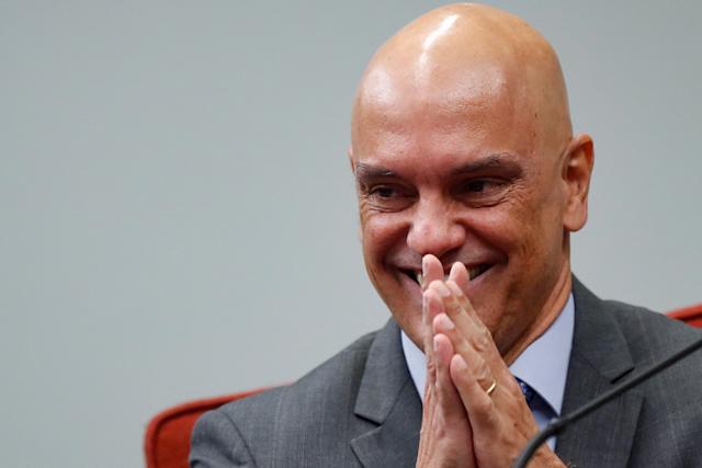 Imagem Ilustrando a Notícia: Moraes recebe comandantes da PM e ouve que entidade não tumultuará eleições