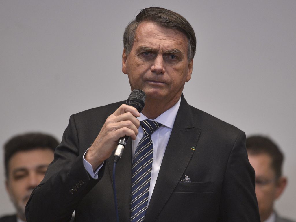 Imagem Ilustrando a Notícia: Bolsonaro diz que respeitará resultado da disputa se não for reeleito