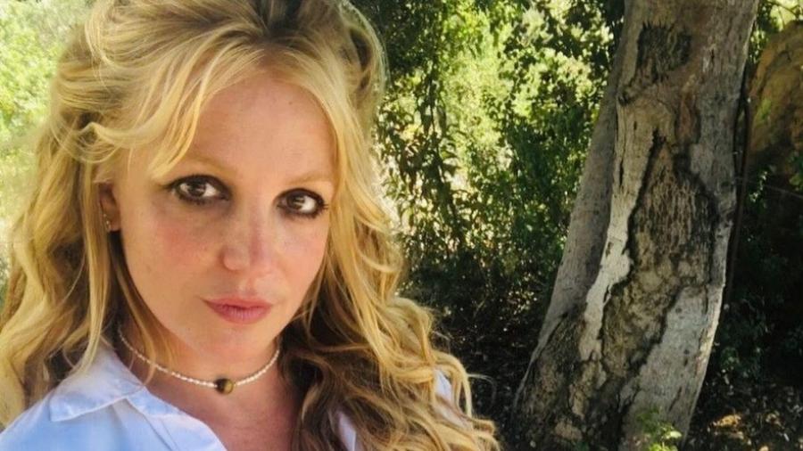 Imagem Ilustrando a Notícia: Após ex-marido de Britney Spears dizer que filhos sentem vergonha dela, cantora desativa as redes sociais
