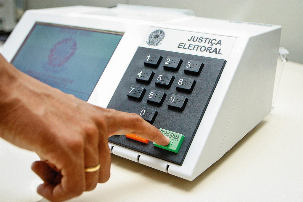 Imagem Ilustrando a Notícia: Justiça Eleitoral mantém cassação de prefeito e vice de Iaciara