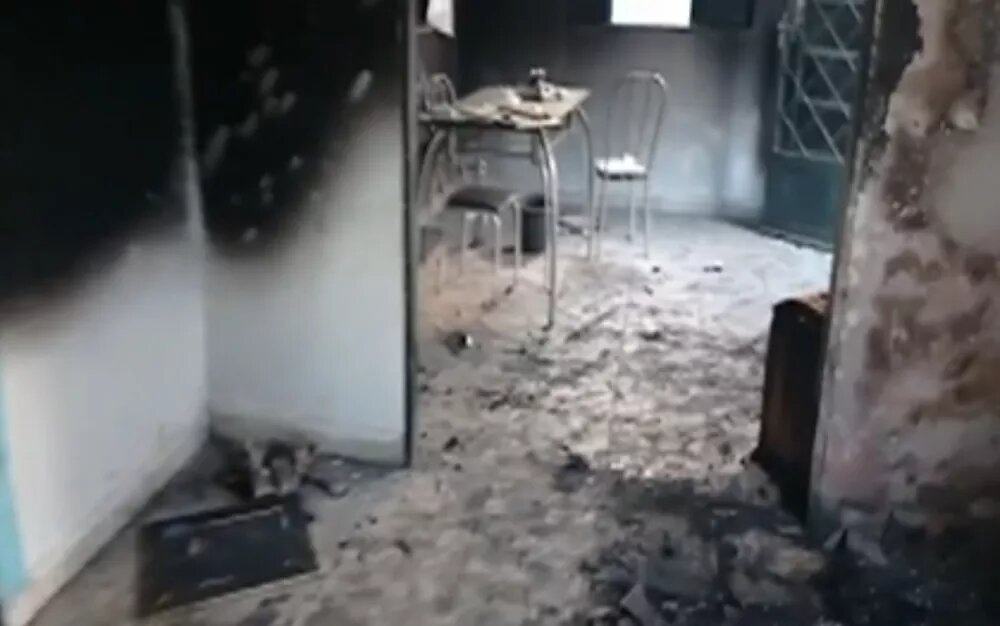Imagem Ilustrando a Notícia: Casa é incendiada após criança de 3 anos brincar com isqueiro, em Anápolis