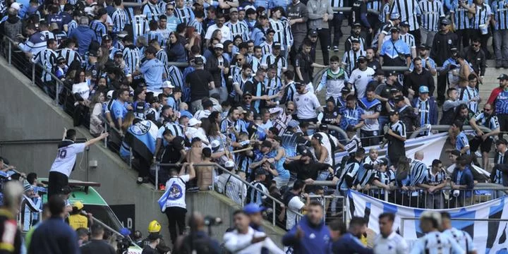Imagem Ilustrando a Notícia: Após confusão, justiça do RS suspende organizadas do Grêmio