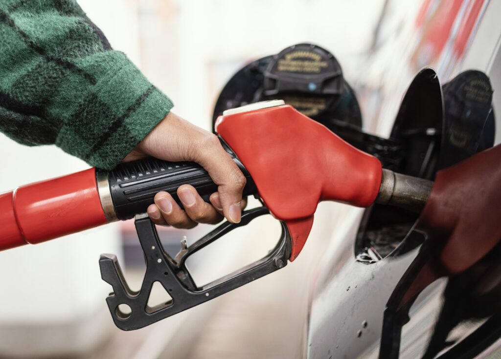 Imagem Ilustrando a Notícia: Preço da gasolina pode atingir mesmo valor de junho de 2021, diz Petrobas
