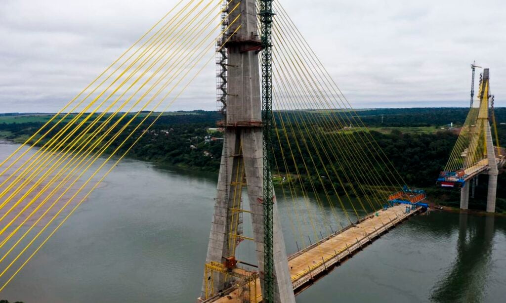 Imagem Ilustrando a Notícia: Segunda ponte entre Brasil e Paraguai deve ser concluída em novembro