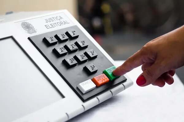Imagem Ilustrando a Notícia: É FAKE que voto é anulado quando só se escolhe presidente na urna