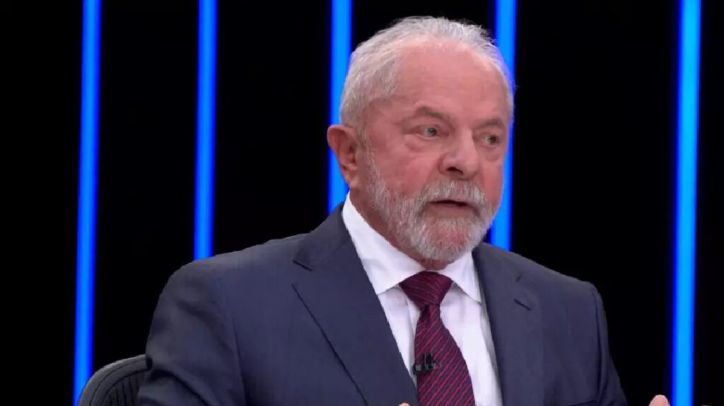 Imagem Ilustrando a Notícia: No JN, Lula dribla perguntas e diz que deve tentar governar com o Congresso