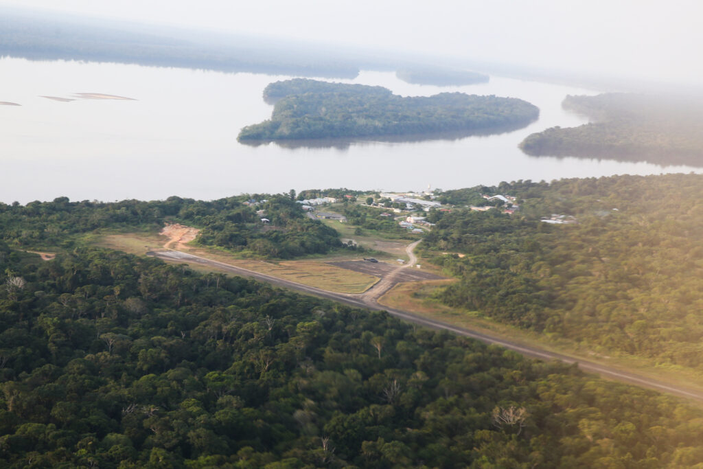 Imagem Ilustrando a Notícia: Fronteira amazônica com o Peru vira refúgio do Comando Vermelho