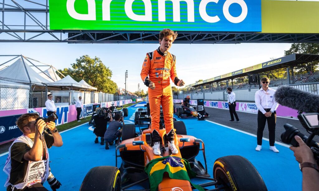 Imagem Ilustrando a Notícia: Felipe Drugovich é campeão mundial de Fórmula 2