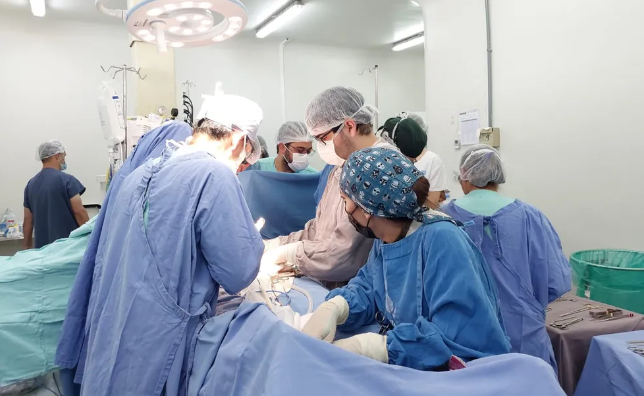 Imagem Ilustrando a Notícia: Hugo faz captação de órgãos em vitima de acidente de trânsito para beneficiar pacientes na fila do transplante