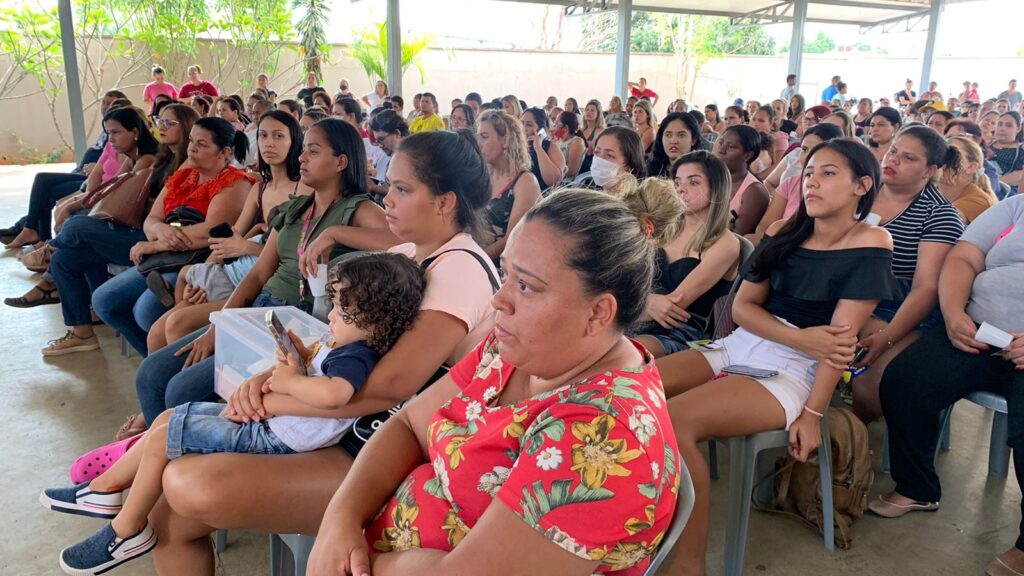 Imagem Ilustrando a Notícia: Moradoras do Recanto das Minas Gerais recebem auxílios do Crédito Social e Bolsa Qualificação, em Goiânia