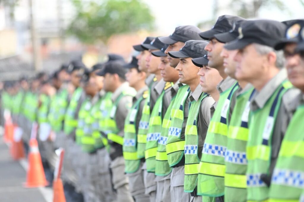 Imagem Ilustrando a Notícia: Governo promove três mil policiais militares
