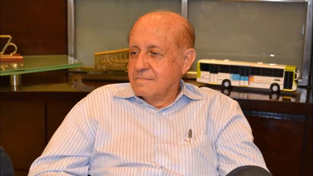 Imagem Ilustrando a Notícia: Maior dirigente da história do Goiás, Hailé Pinheiro morre aos 86 anos