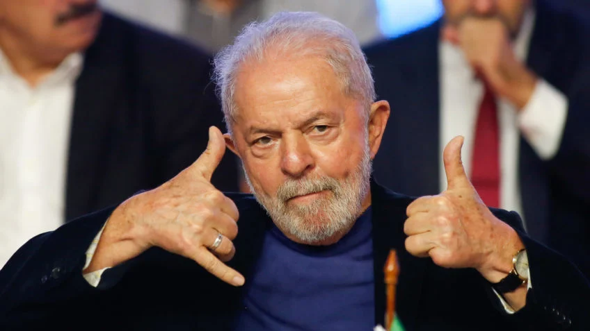 Imagem Ilustrando a Notícia: Lula diz que pretende renegociar dívidas com população para acelerar consumo