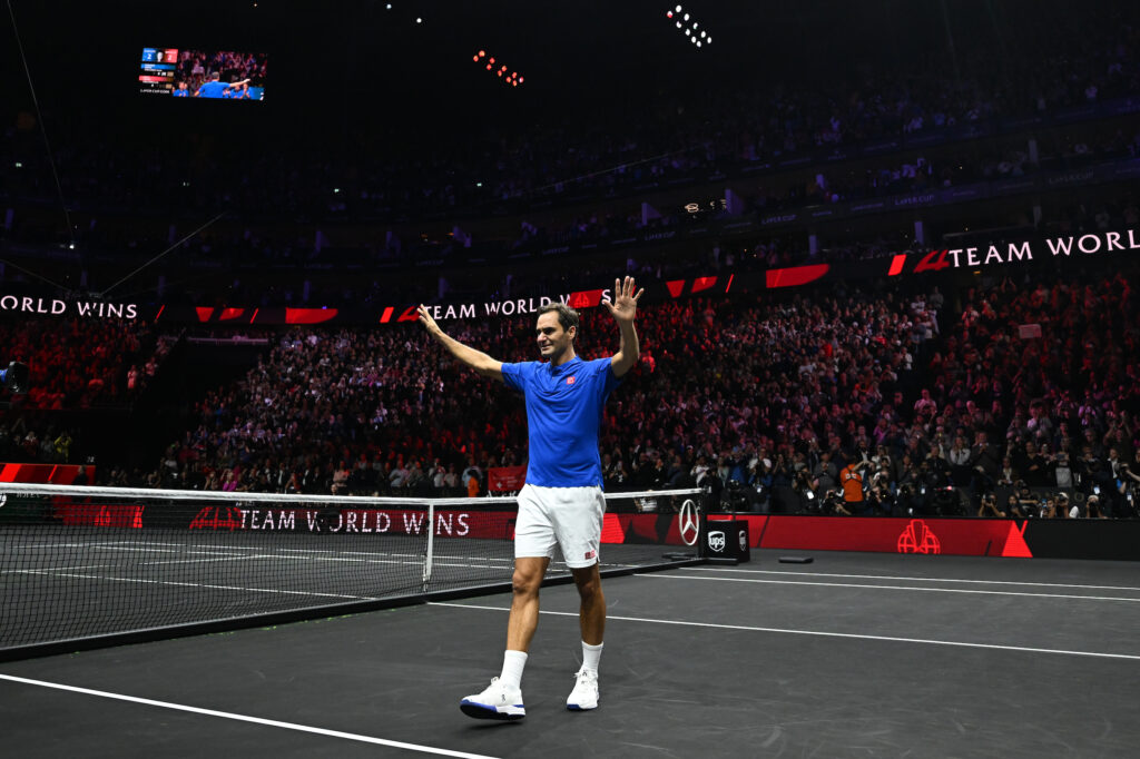 Imagem Ilustrando a Notícia: Roger Federer encerra sua vitoriosa carreira no tênis