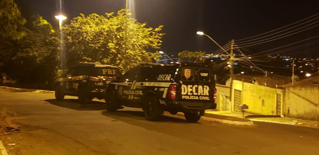 Imagem Ilustrando a Notícia: PRF apreende toneladas de droga em caminhão dirigido por menor, em Paranaiguara