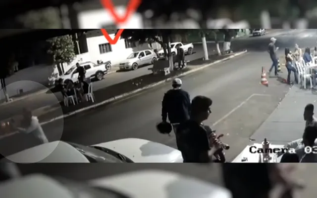 Imagem Ilustrando a Notícia: Vídeo: Jovem é baleado após troca de tiros, em Ouvidor (GO)
