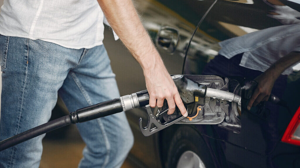 Imagem Ilustrando a Notícia: Projeto na Câmara quer proibir paridade internacional de preços dos combustíveis