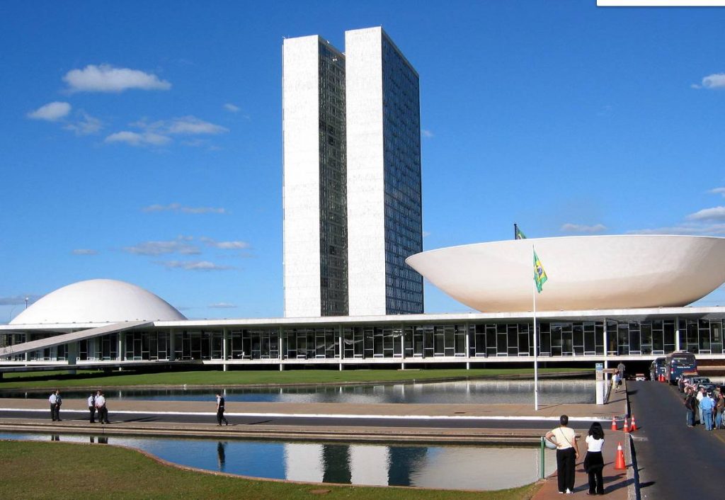 Imagem Ilustrando a Notícia: 10 candidatos a deputado federal por Goiás somam quase R$ 5 milhões em doações