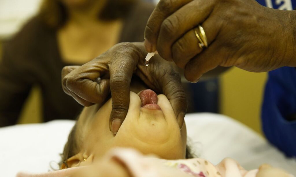 Imagem Ilustrando a Notícia: Apenas 34% das crianças foram imunizadas contra a poliomielite