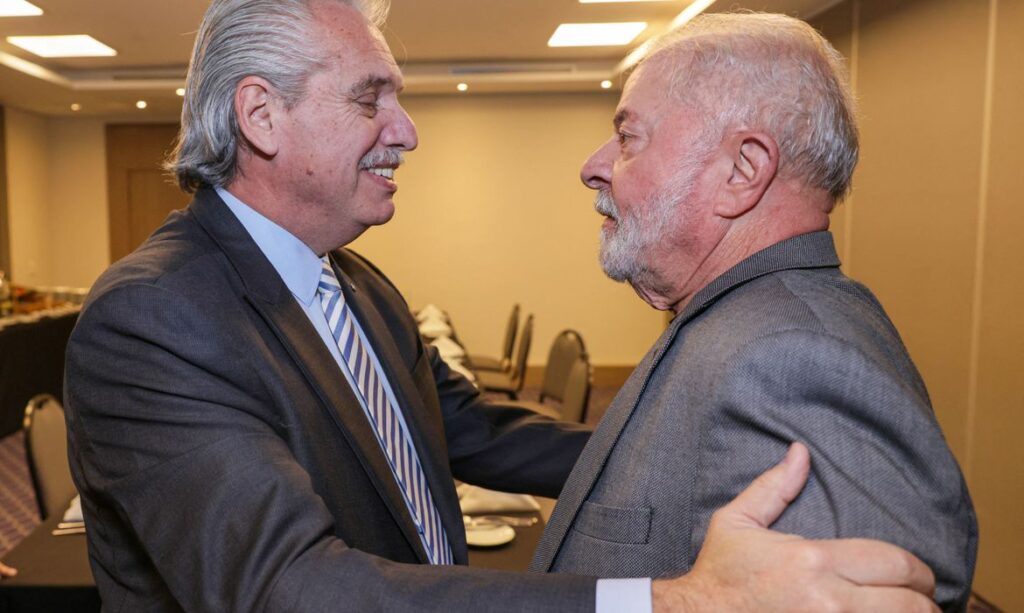 Imagem Ilustrando a Notícia: Lula se reúne com presidente argentino Alberto Fernández