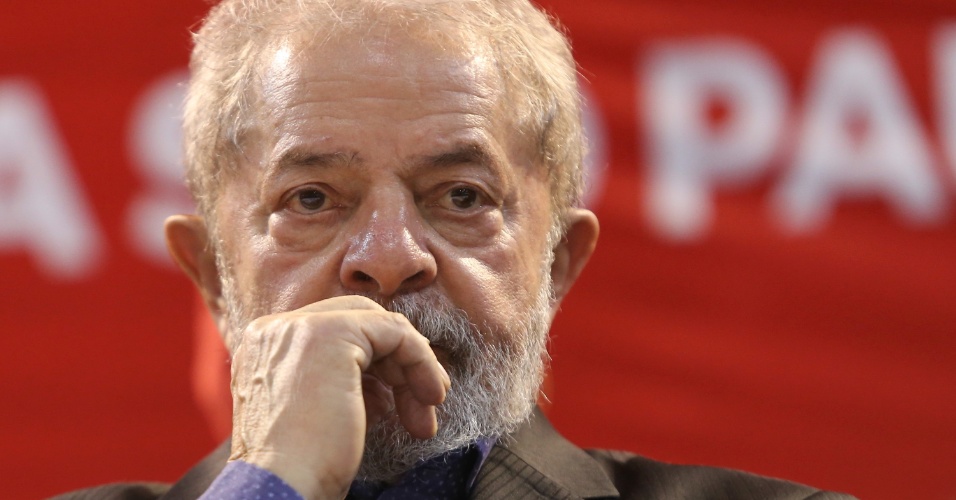 Imagem Ilustrando a Notícia: Derrapadas de Lula reduzem chances do petista na briga pela presidência