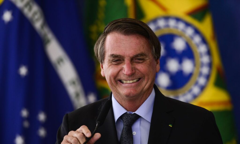 Imagem Ilustrando a Notícia: Bolsonaro teria dito a ministros que não contestará eleição