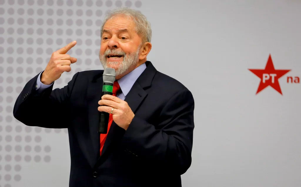 Imagem Ilustrando a Notícia: Lula diz que vai aumentar o número de universidades no Brasil