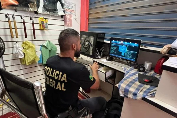 Imagem Ilustrando a Notícia: Polícia Federal faz operação no DF contra pornografia infantil