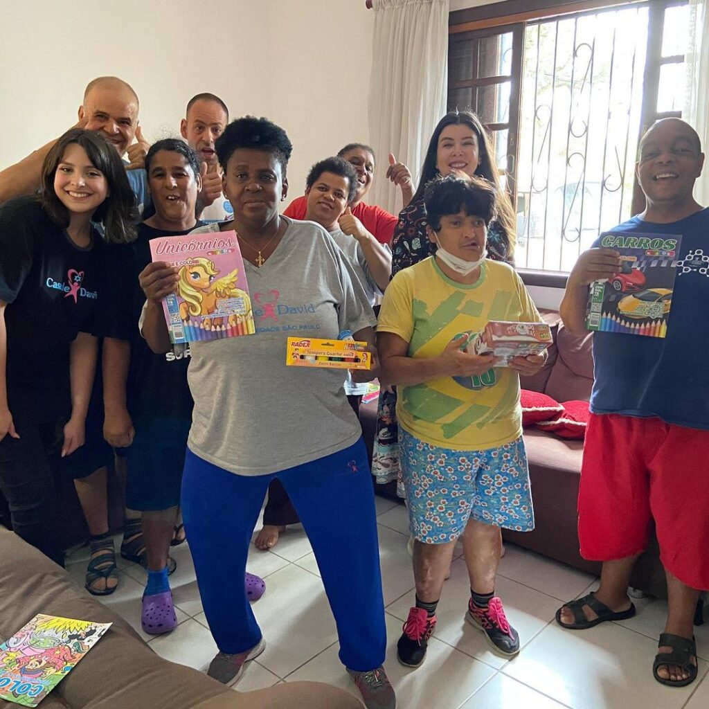Imagem Ilustrando a Notícia: Projeto social ‘Vinculum’ arrecada brinquedos e livros para pessoas com deficiências
