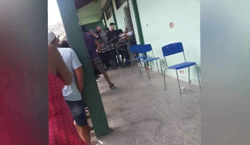 Imagem Ilustrando a Notícia: Após sofrer bullying, aluno pega arma do pai e dispara contra 3 estudantes em escola pública do Ceará