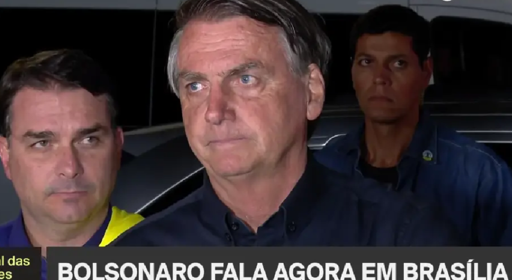 Imagem Ilustrando a Notícia: Bolsonaro fala após 1º turno e diz que entende “vontade de mudar por parte da população”