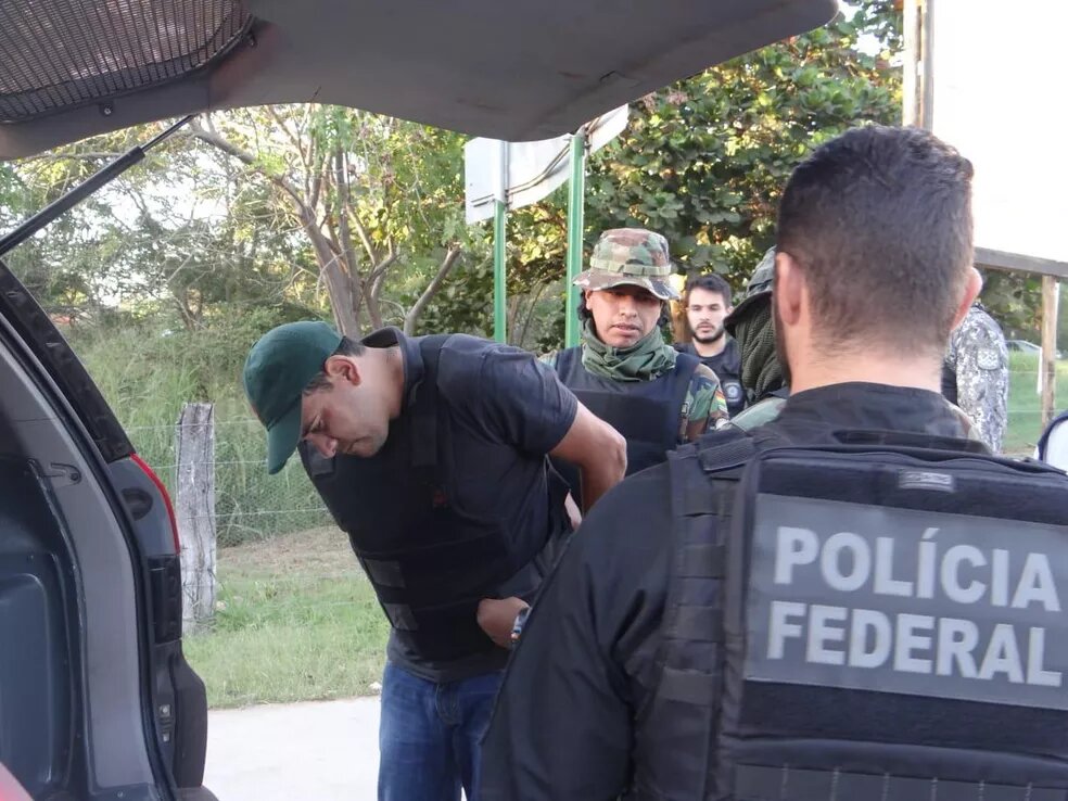 Imagem Ilustrando a Notícia: Homem investigado por tráfico de drogas falsifica atestado de óbito para não ser detido e acaba preso
