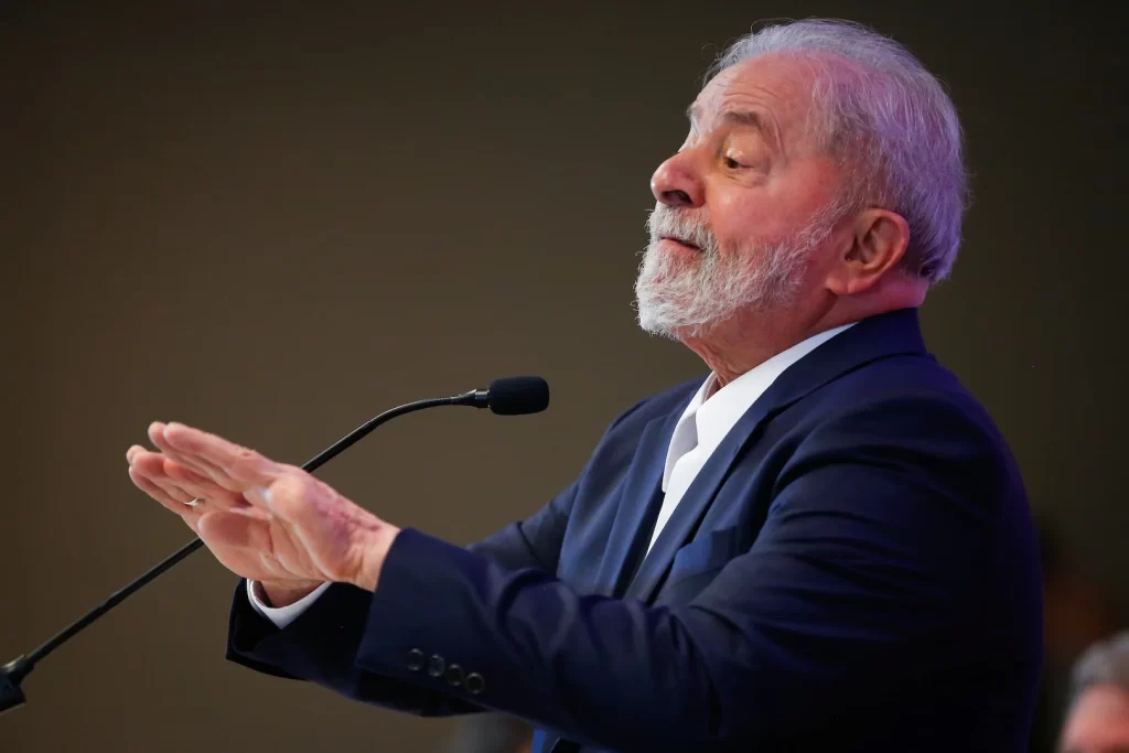 Imagem Ilustrando a Notícia: Lula fala pela primeira vez como presidente eleito